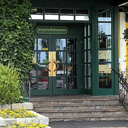 Oldtimer Motorhotel Guntramsdorf
