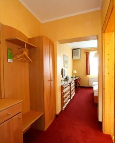 Oldtimer Motorhotel Hotell Guntramsdorf